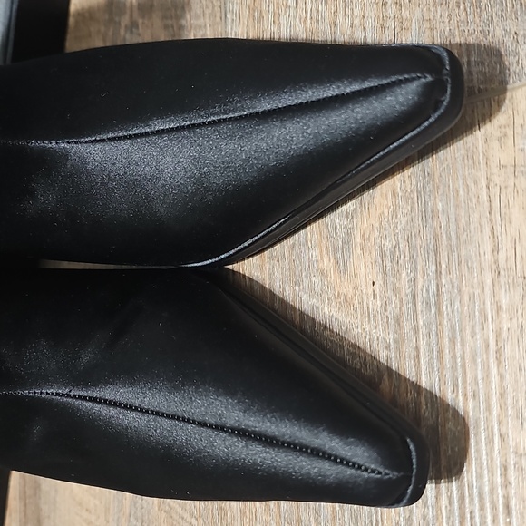 Jeffrey Campbell Elegant Pointed Toe Black Stiletto Zippered Heels Size 8.5 - Picture 4 of 16